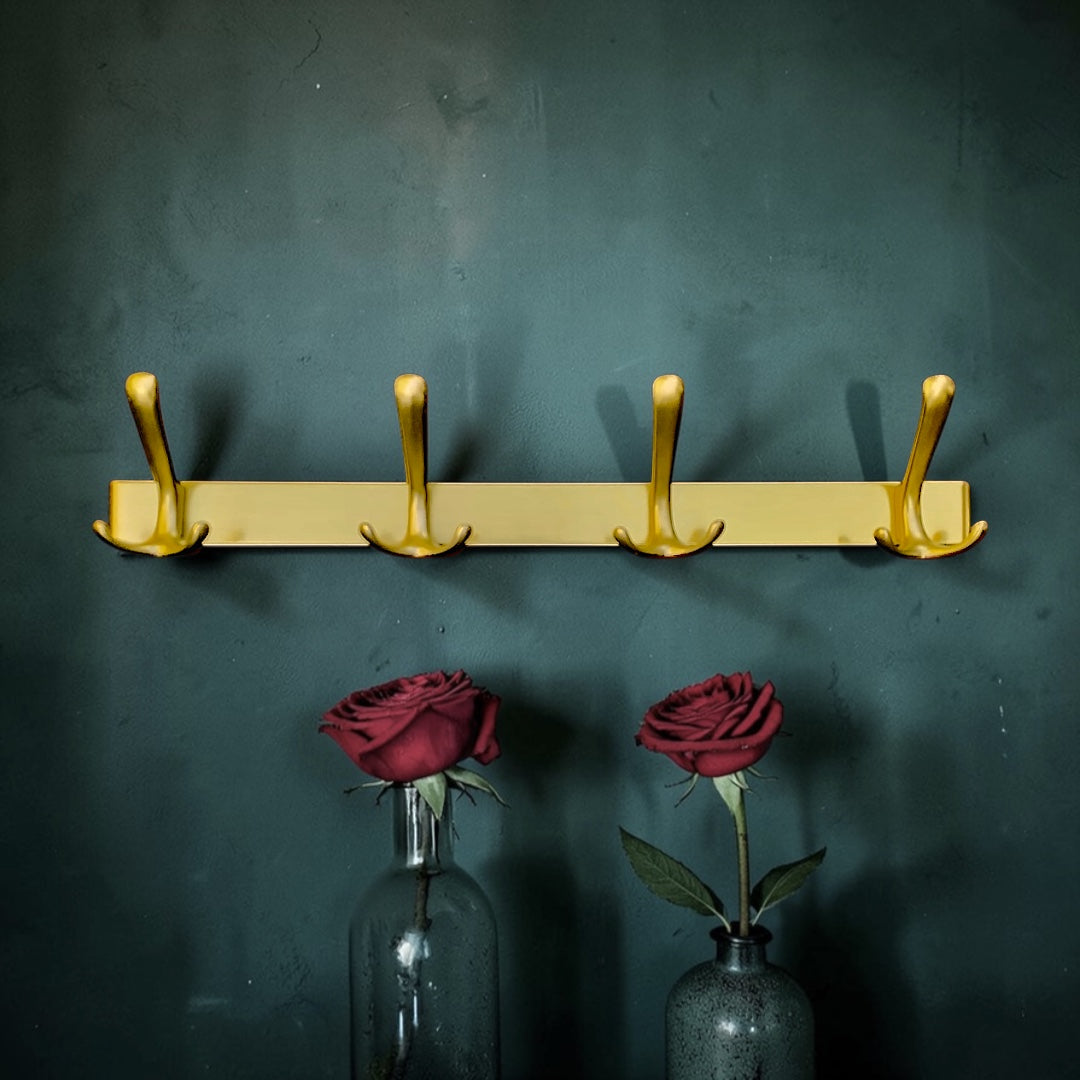 Portemanteau mural vintage en aluminium anodisé doré – 4 patères – années 1960