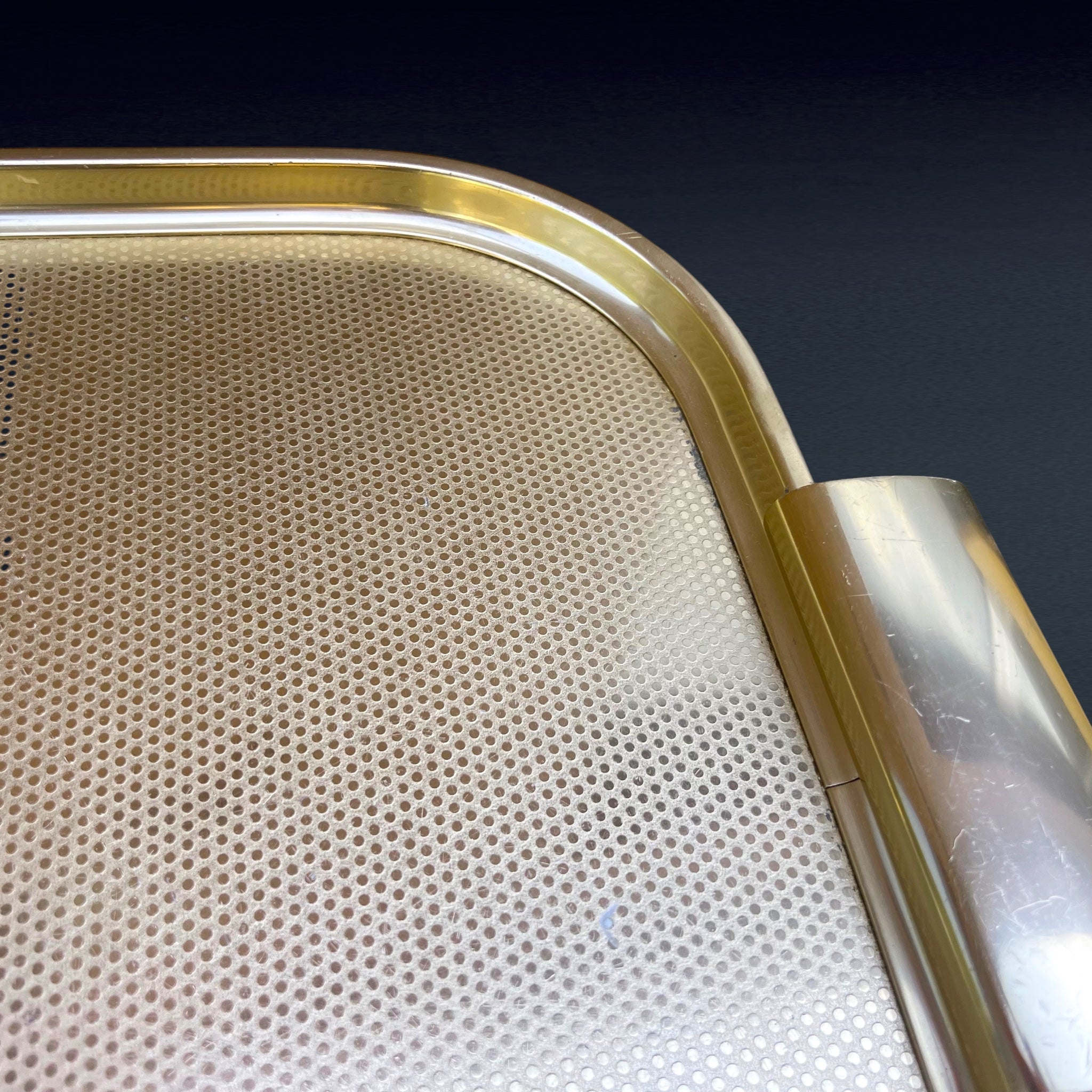 Plateau de Service en Aluminium Anodisé Doré Style Carefree - Années 60