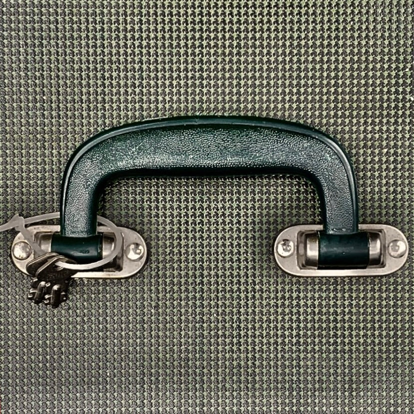 Valise vintage anglaise années 50 verte serrures Cheney pied de poule