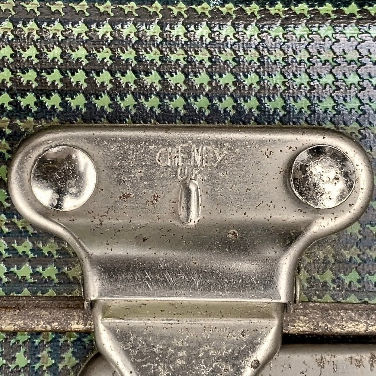 Valise vintage anglaise années 50 verte serrures Cheney pied de poule