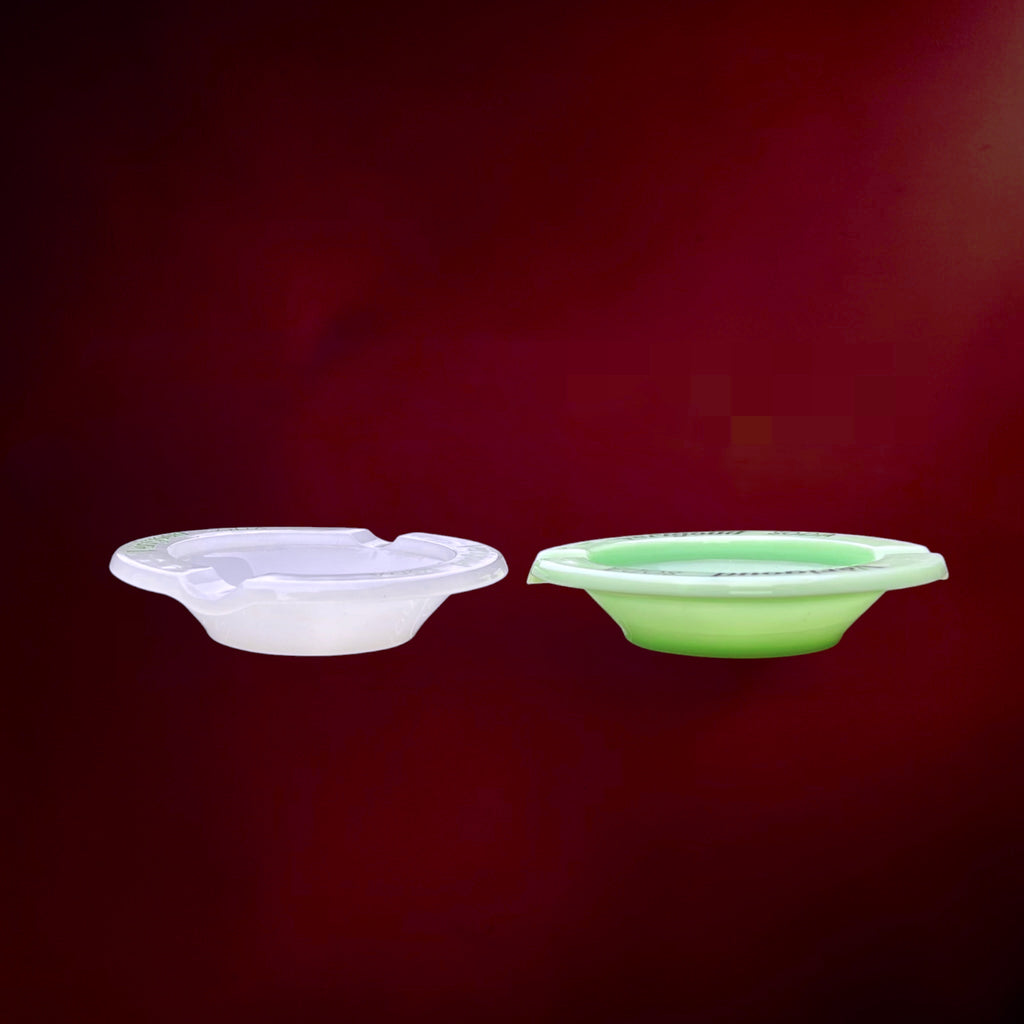 Duo cendriers vintage Verigoud – verre opalin blanc et vert