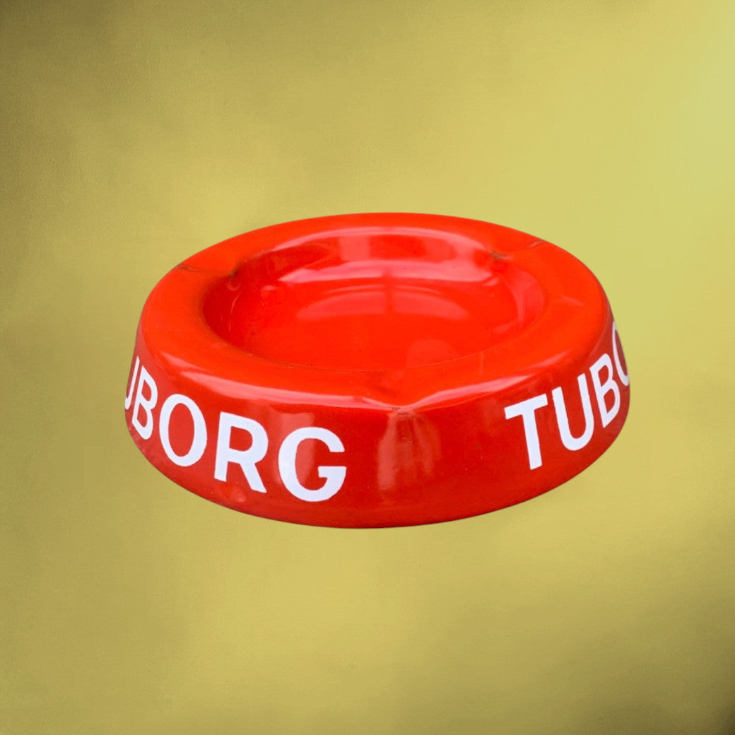 Cendrier Publicitaire Tuborg en Métal Émaillé Rouge – Années 1950
