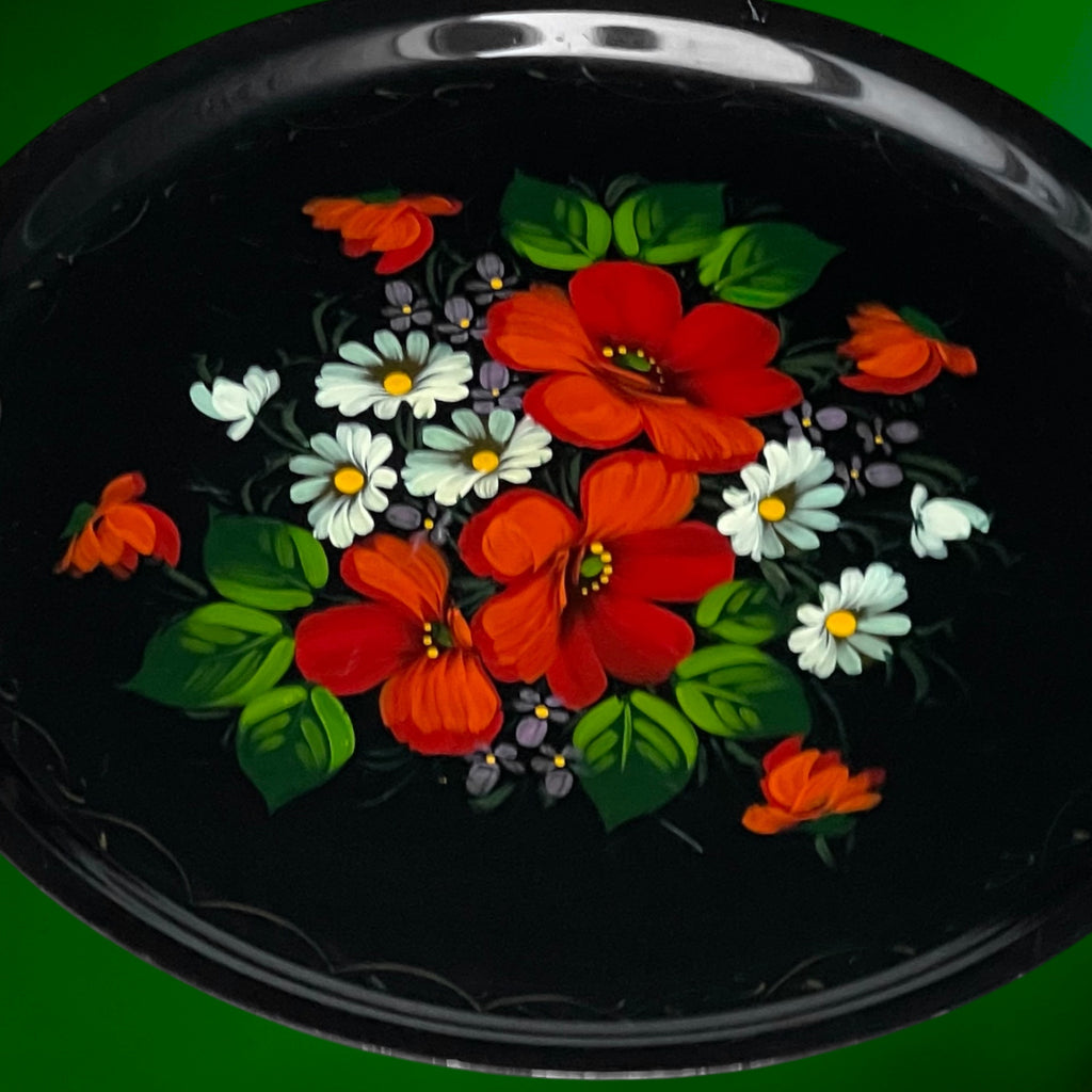 Plateau Rond En Métal Noir À Décor Floral Peint Main, Style Zhostovo – Années 70