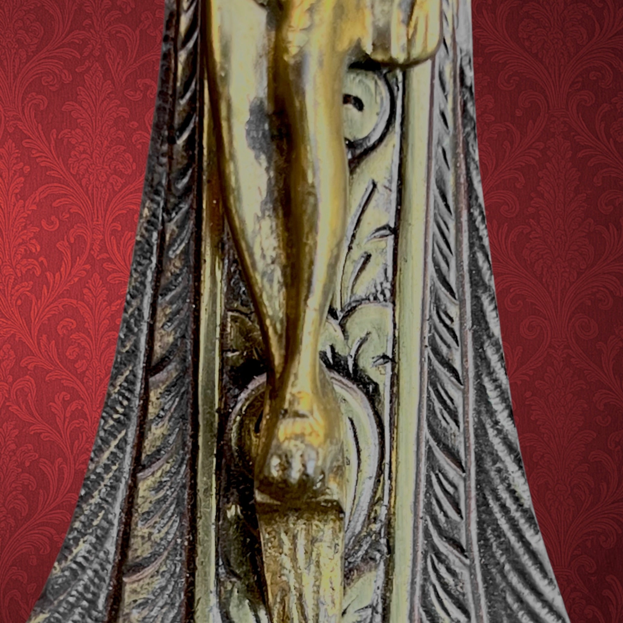 Ancien Crucifix Art Déco en Métal Doré et Patiné – Années 1930-40