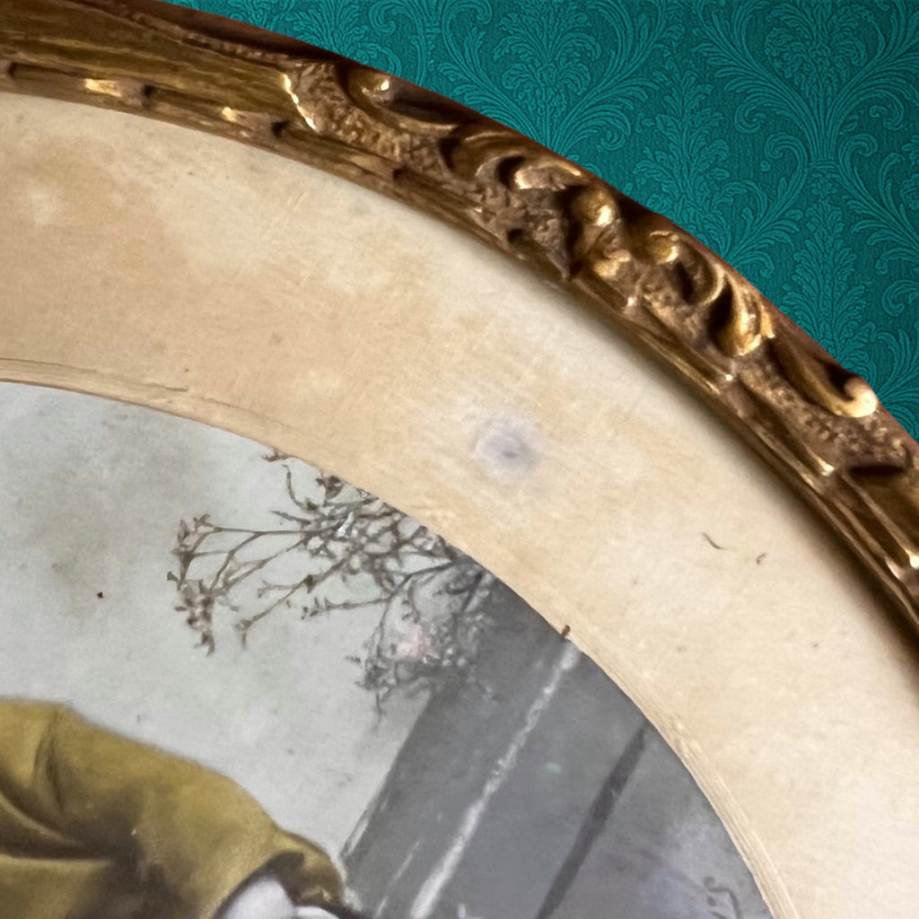 Ancien Petit Cadre Photographique Ovale en Bois Sculpté avec Photo Colorisée de Bambin – Années 20