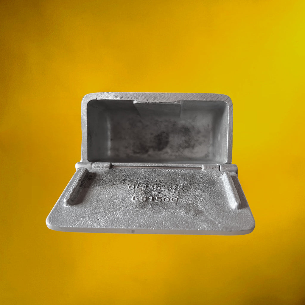 Ancien Cendrier Basculant de Wagon SNCF en Aluminium – Années 60-70