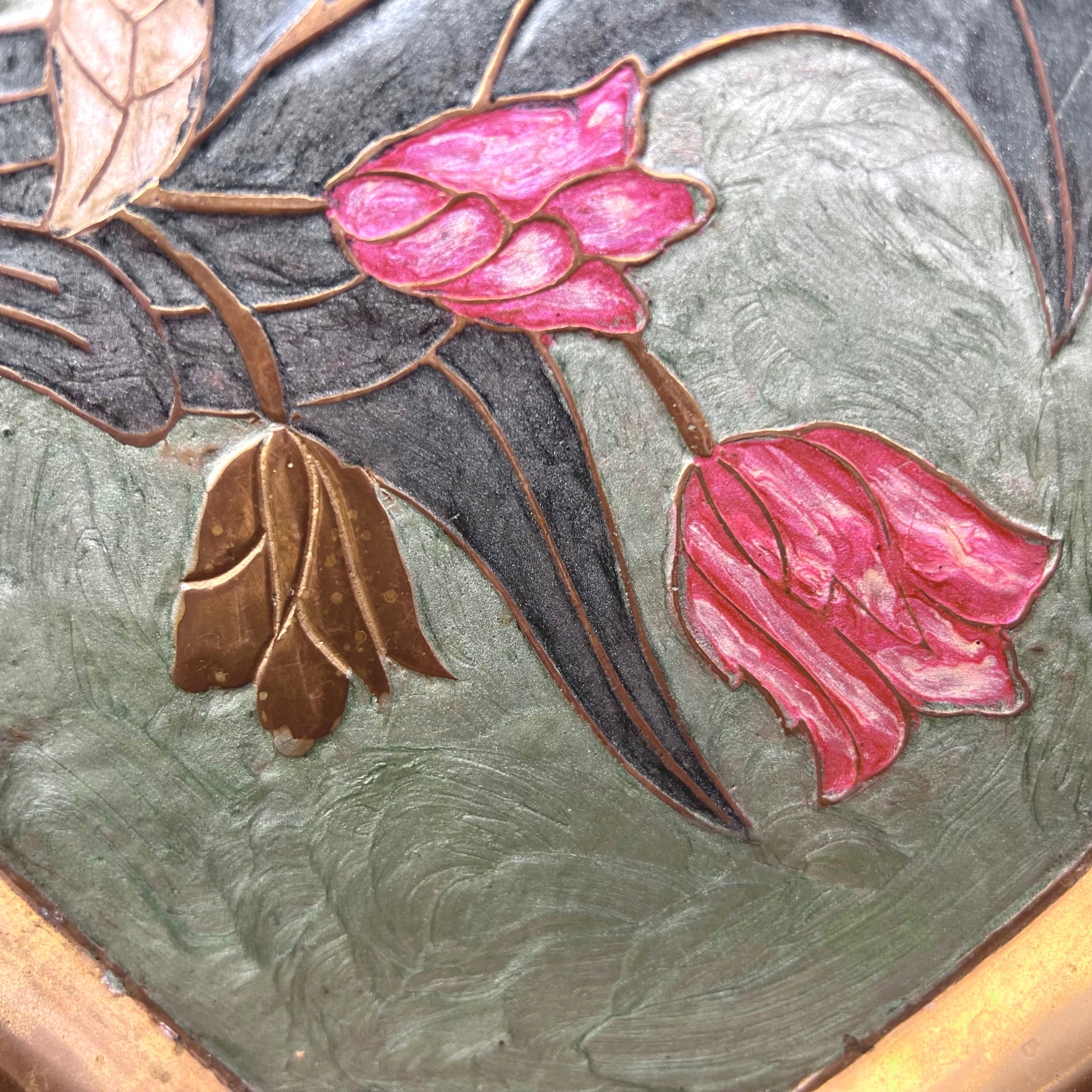 Petit Plateau en Laiton Cloisonné à Décor Floral Émaillé– Années 60