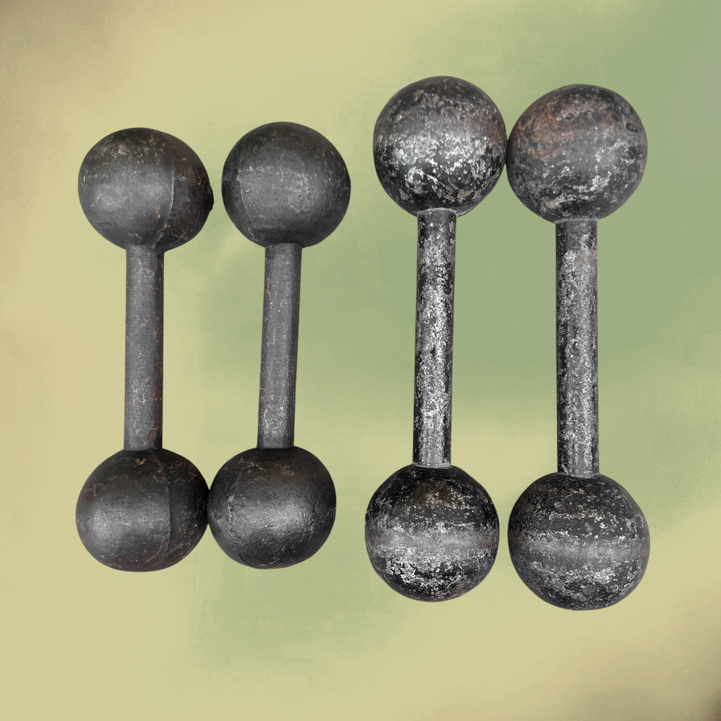 Paire d’Anciens Haltères Boule en Fonte – Vers 1930-1950