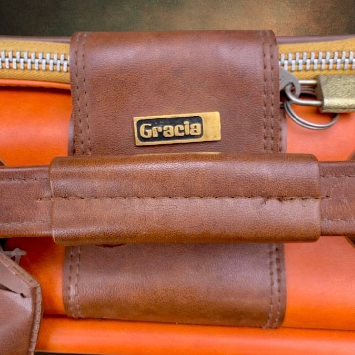Ensemble de Trois Valises Gigognes Vintage en Skaï Orange et Marron Gracia – Années 70