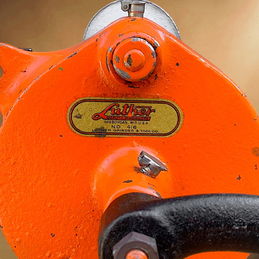Ancienne Meuleuse à Manivelle Luther N°416 Métal Orange USA Années 50 60