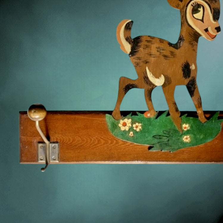 Ancien Portemanteau Mural pour Enfant au Faon Peint – Années 1950-1960