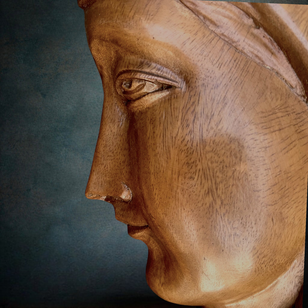 Grande Vierge à l’Enfant Murale Moderniste en Bois Sculpté – Années 1960-1970