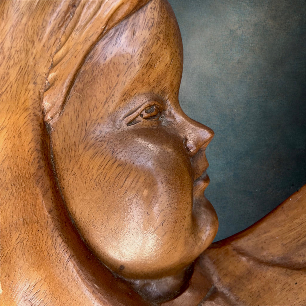 Grande Vierge à l’Enfant Murale Moderniste en Bois Sculpté – Années 1960-1970