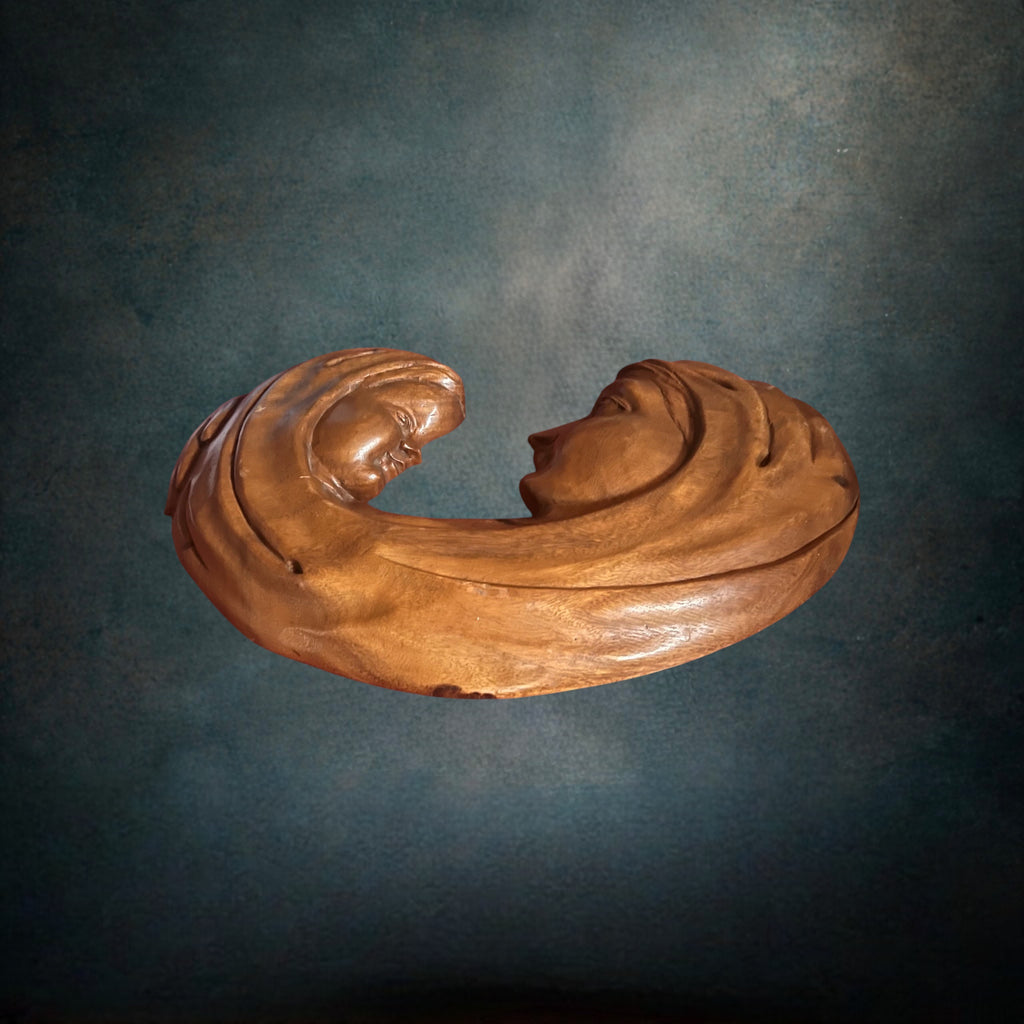 Grande Vierge à l’Enfant Murale Moderniste en Bois Sculpté – Années 1960-1970