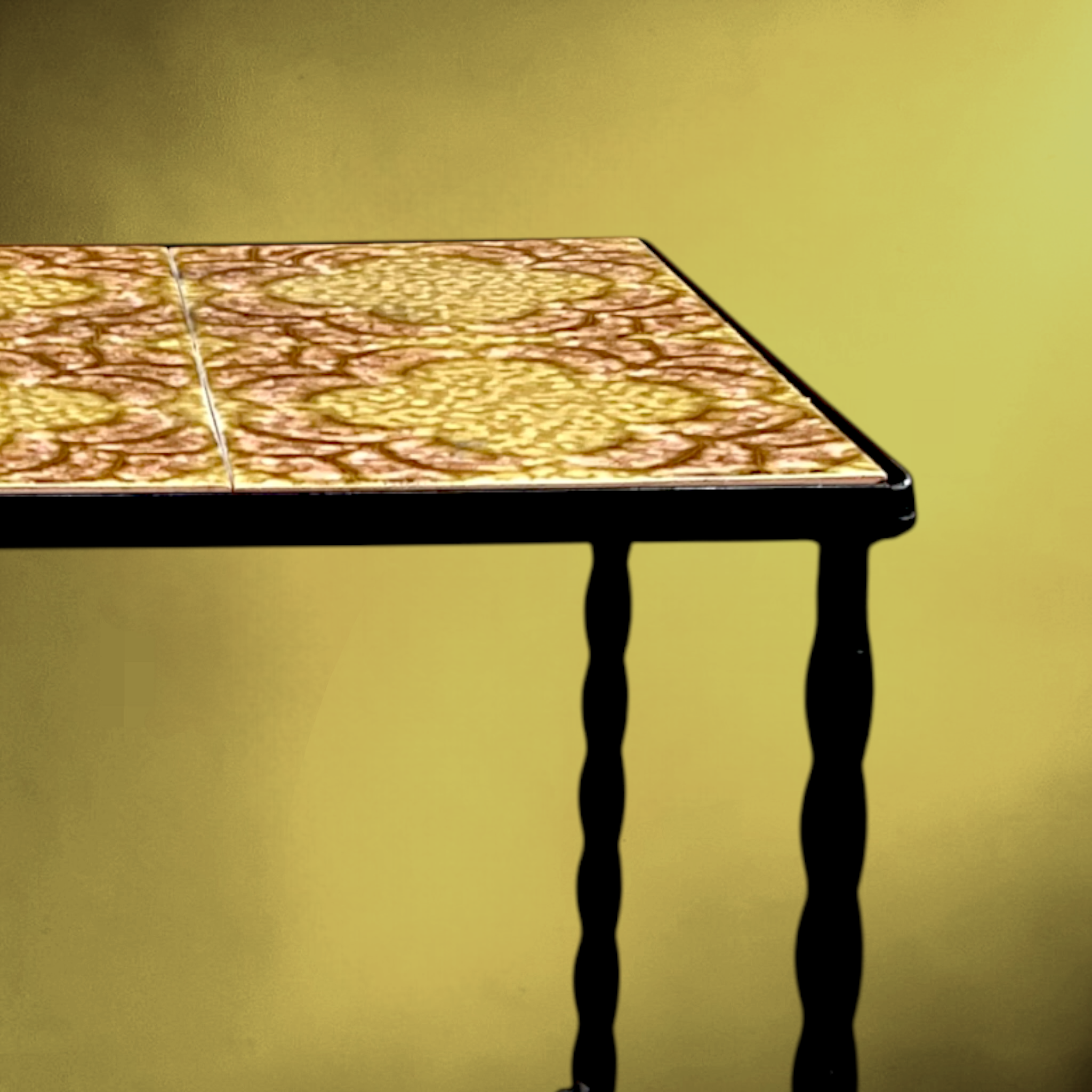 Table d’Appoint en Fer Forgé et Céramique – Années 1960-1970