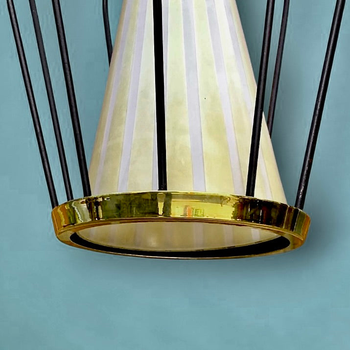 Suspension vintage cage en métal noir et laiton doré avec réflecteur conique en verre rayé – années 50-60