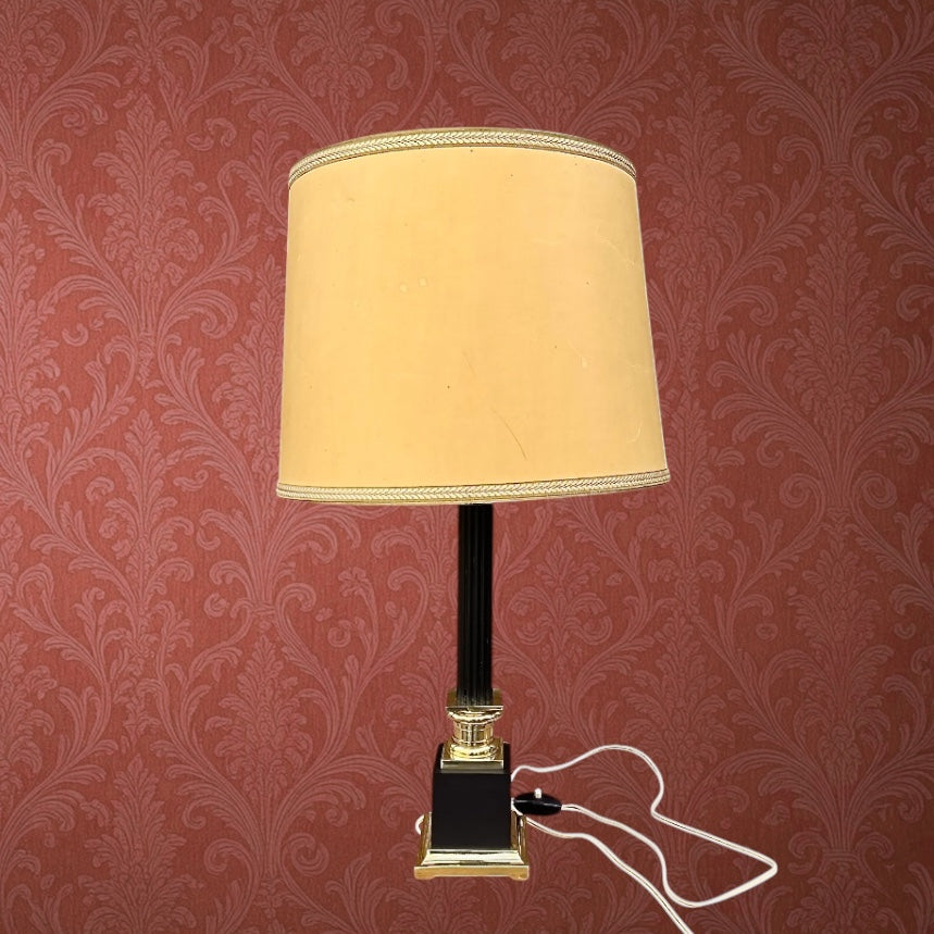 Lampe De Table Vintage À Colonne Noire Et Laiton Doré, Abat-Jour Ivoire – Années 60