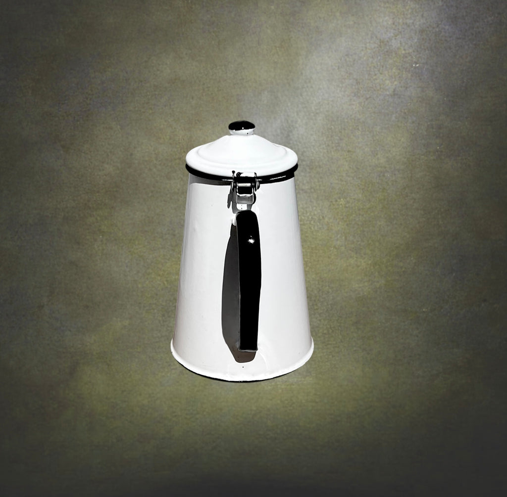 Cafetière Ancienne en Tôle Émaillée Blanche et Noire – Années 50