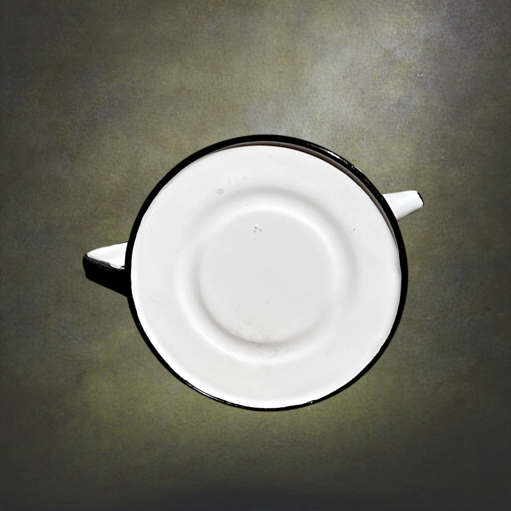 Cafetière Ancienne en Tôle Émaillée Blanche et Noire – Années 50