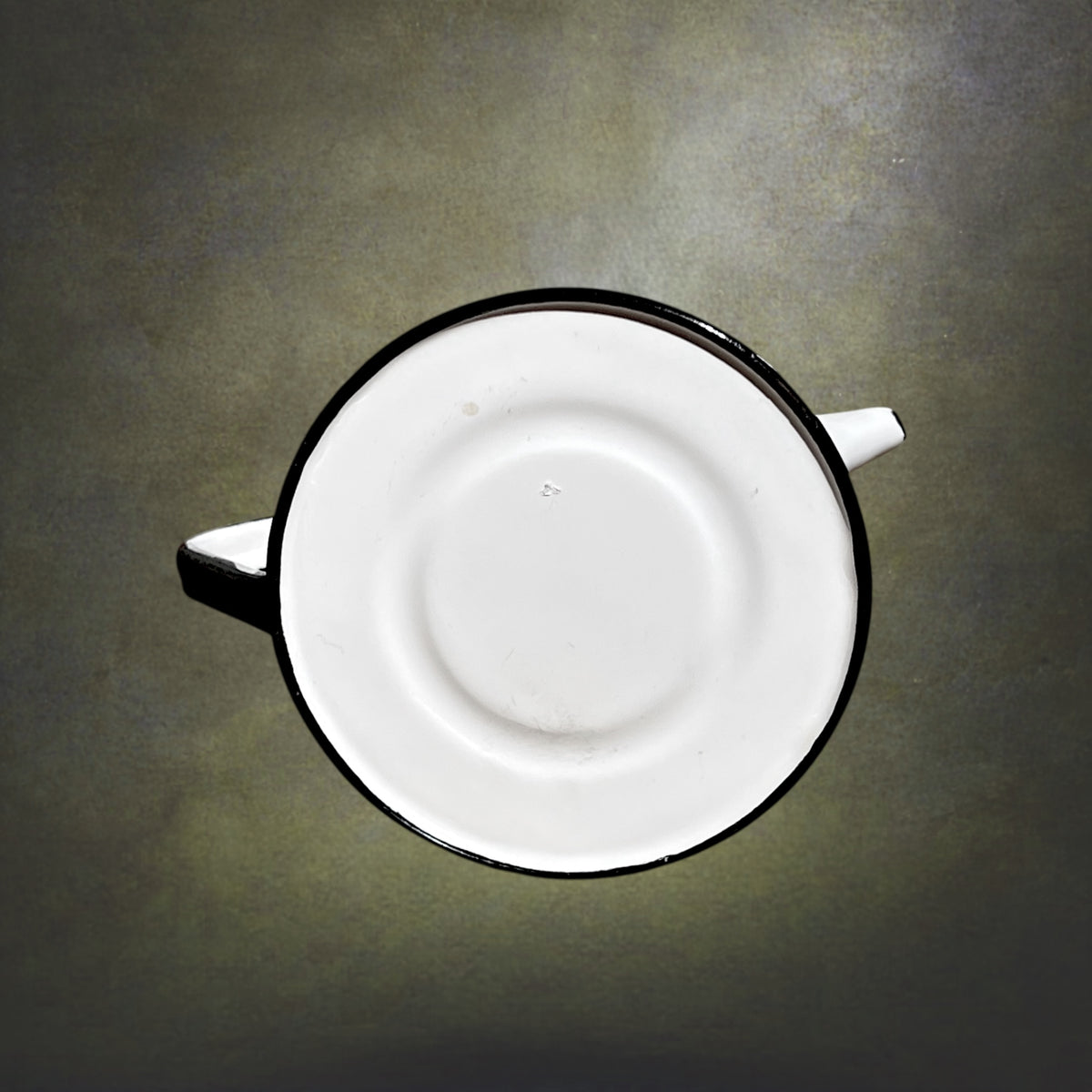 Cafetière Ancienne en Tôle Émaillée Blanche et Noire – Années 50