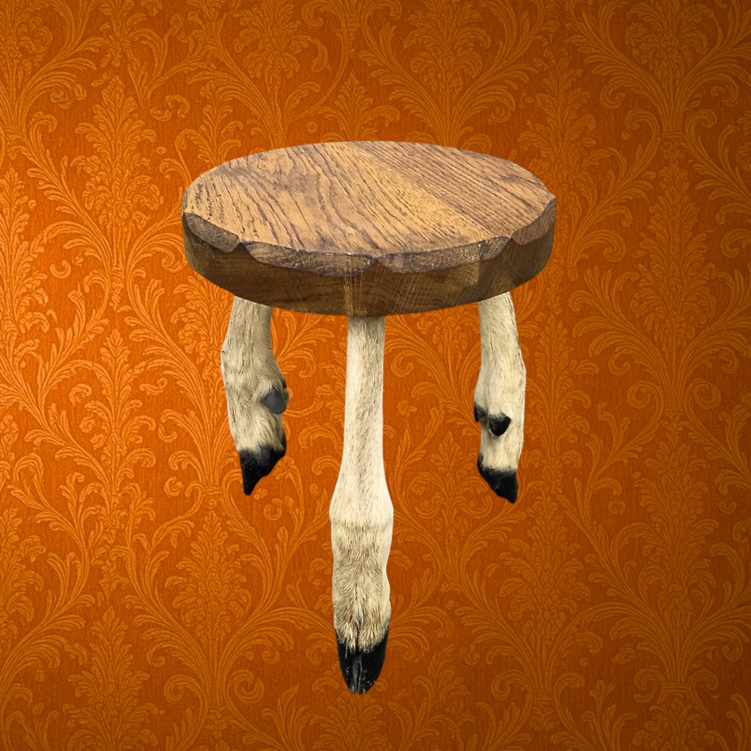 Tabouret tripode vintage pattes de chèvre bois massif curiosité rustique