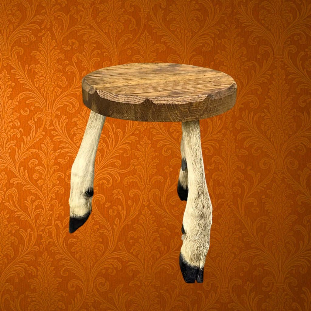 Tabouret tripode vintage pattes de chèvre bois massif curiosité rustique
