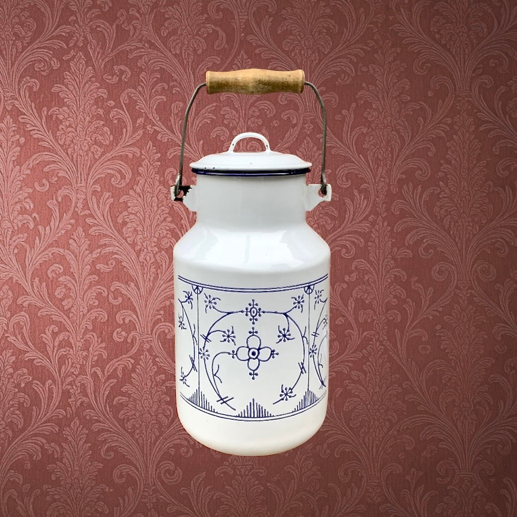 Bidon à lait vintage émaillé blanc et bleu • motif Copenhague • tôle émaillée • 2L
