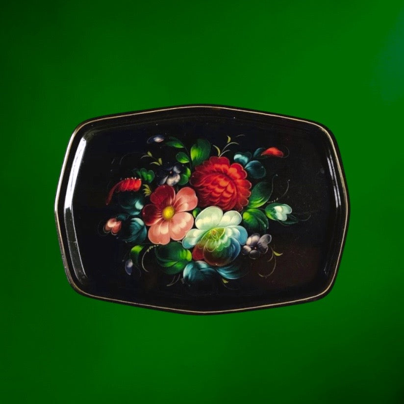 plateau-tole-emaillee-noire-decor-floral-peint-main-urss-annees70-80