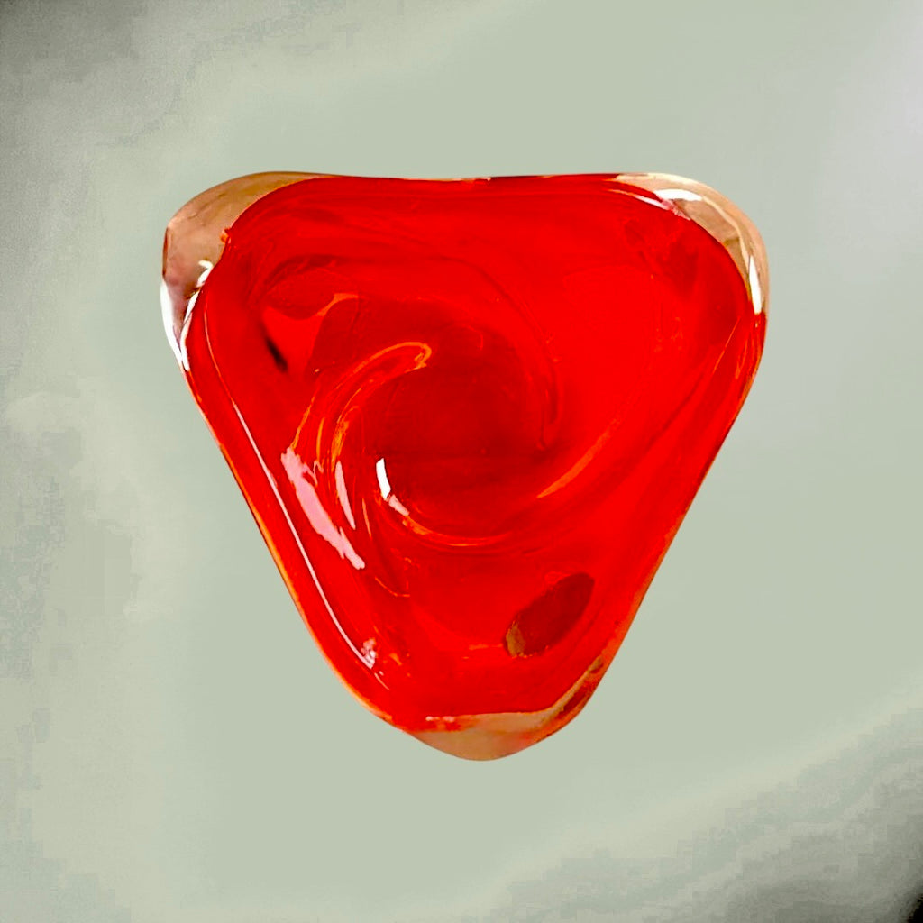 Grand cendrier en verre rouge de Braine-le-Comte – 2,240 kg - Années 1960-70