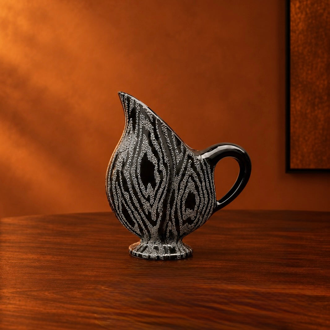 Pichet Décoratif en Céramique Noire et Argentée à Décor Relief Géométrique – Années 60-70