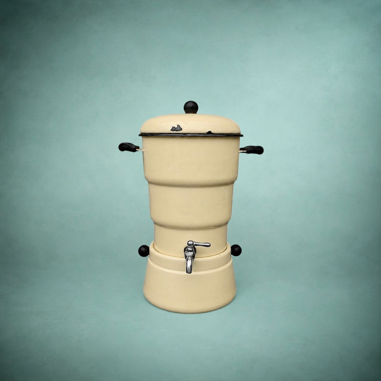 samovar-emaille-beige-bakelite-noire-annees50
