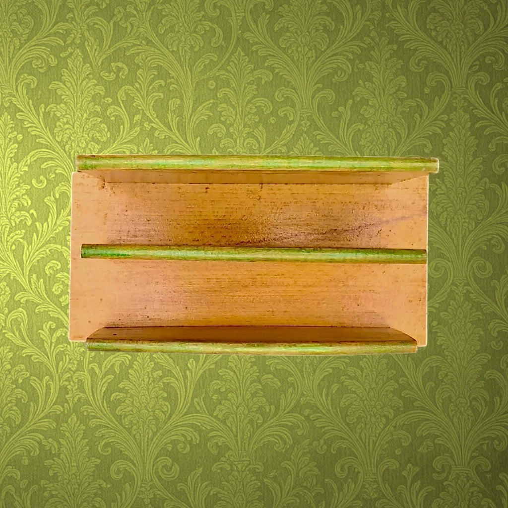 Porte-Courrier Ancien en Bois Verni Décor Floral - Années 60