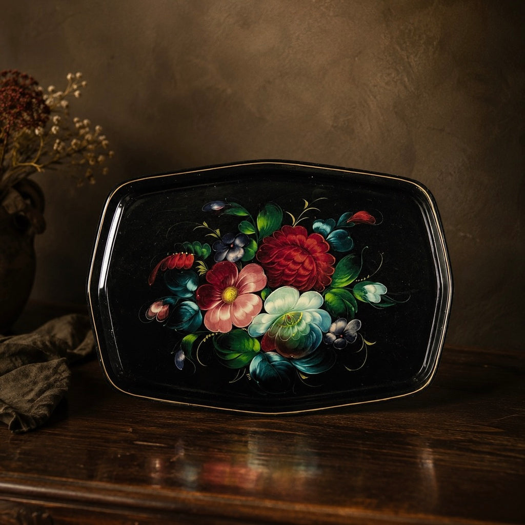 Plateau en Tôle Émaillée Noire à Décor Floral Peint à la Main - URSS – Années 70-80