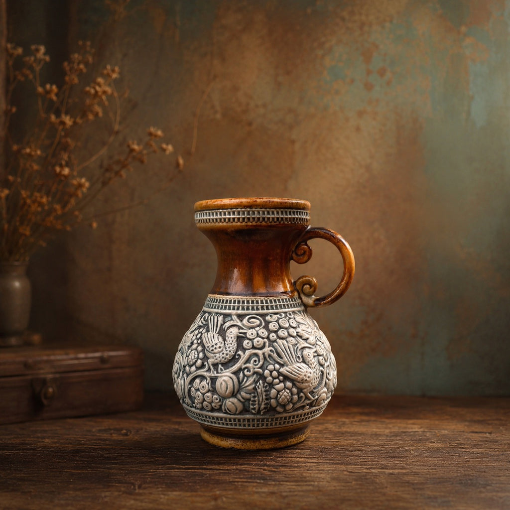 Vase Pichet Dümler & Breiden 2/20 en Céramique à Décor d’Oiseaux en Relief – Années 60-70