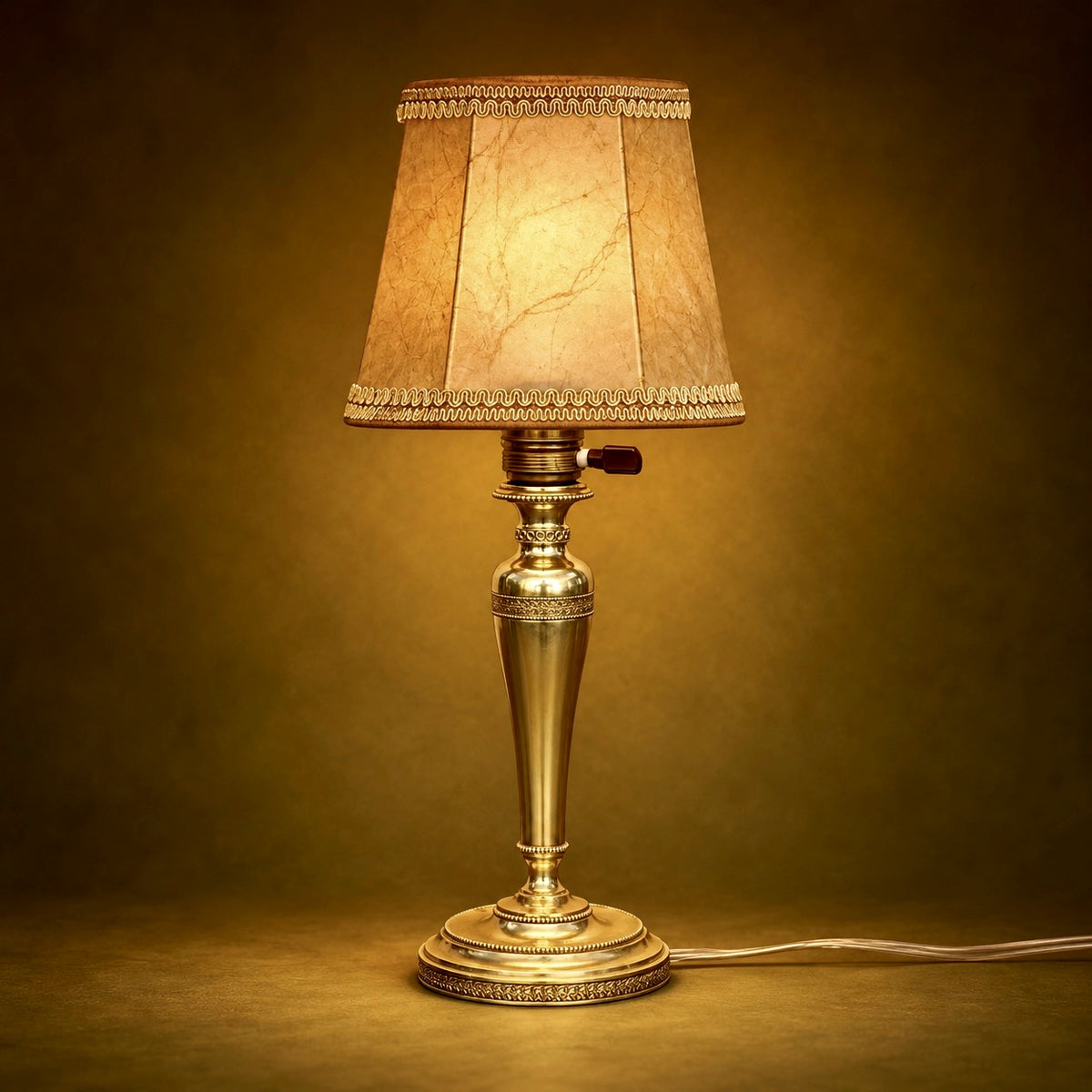 Lampe de Table en Laiton Massif avec Abat-Jour Effet Parchemin – Années 50-60