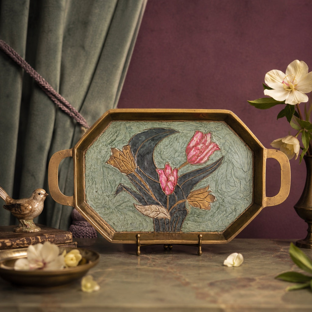 Petit Plateau en Laiton Cloisonné à Décor Floral Émaillé– Années 60