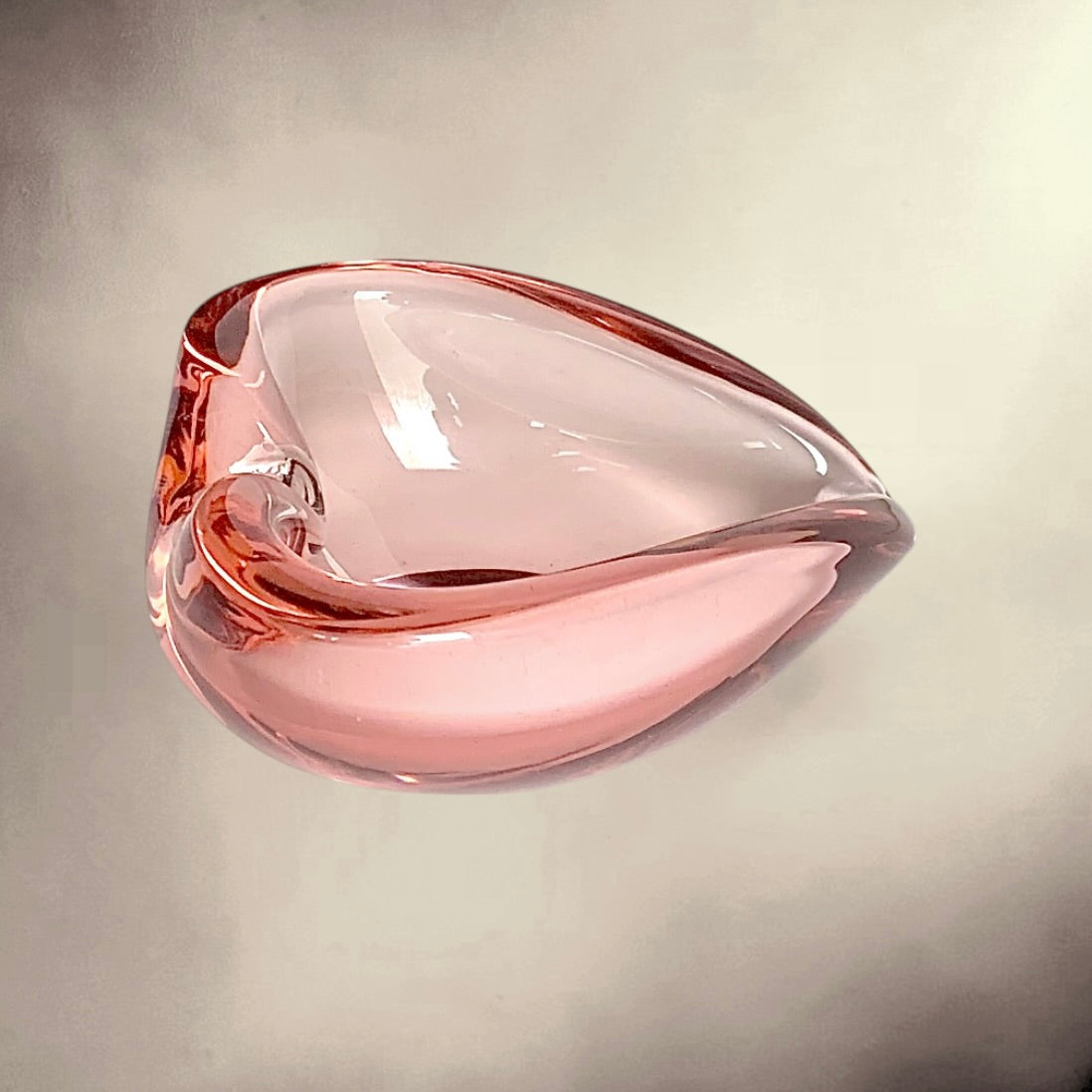 Cendrier En Verre Rose En Forme De Cœur - Années 70