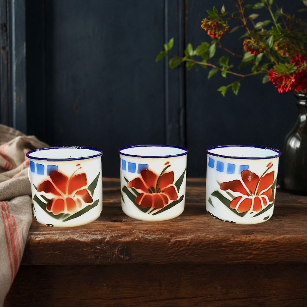 Trio de tasses émaillées Three Stars Brand à fleurs rouges