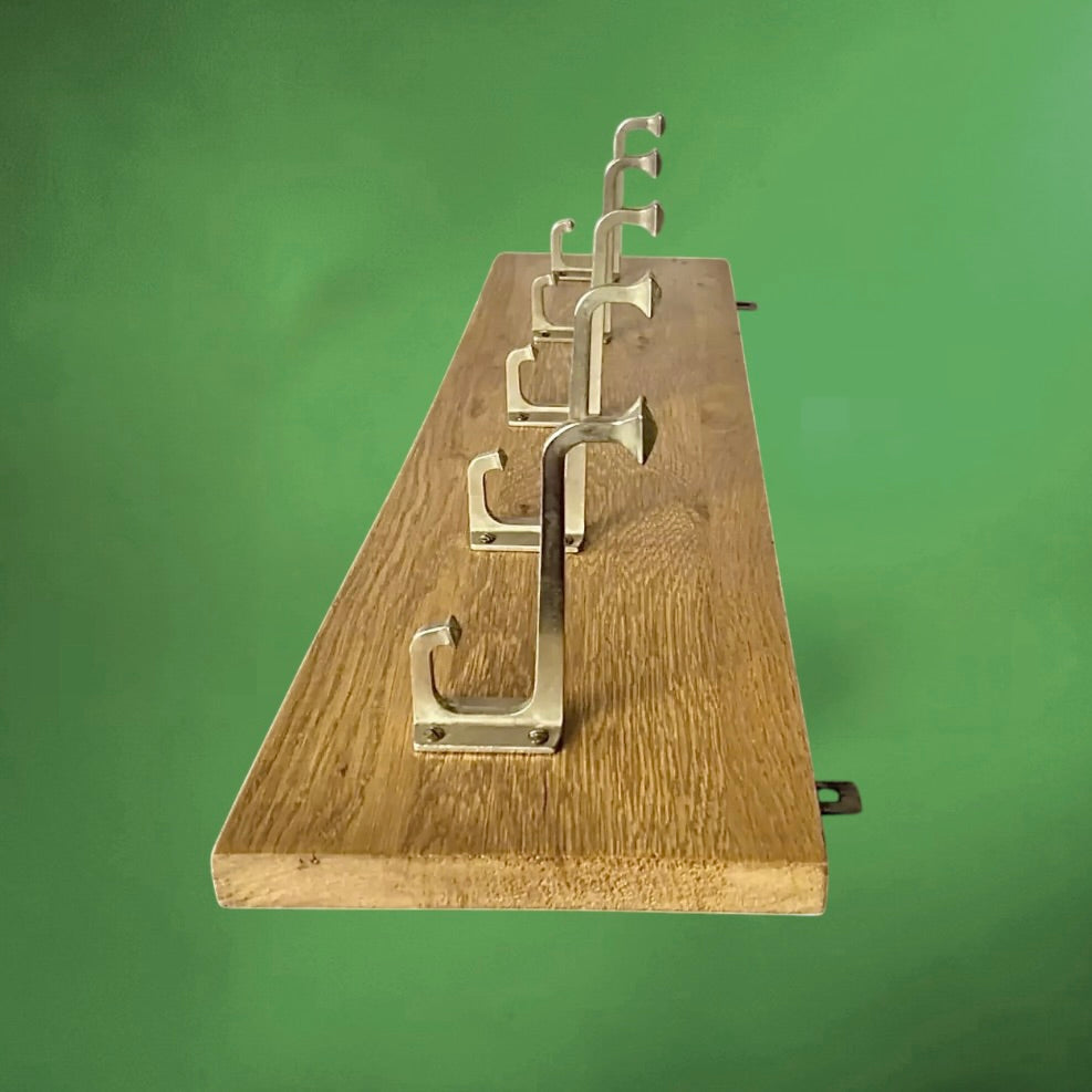 Portemanteau mural vintage bois massif 5 patères aluminium chromé années 70