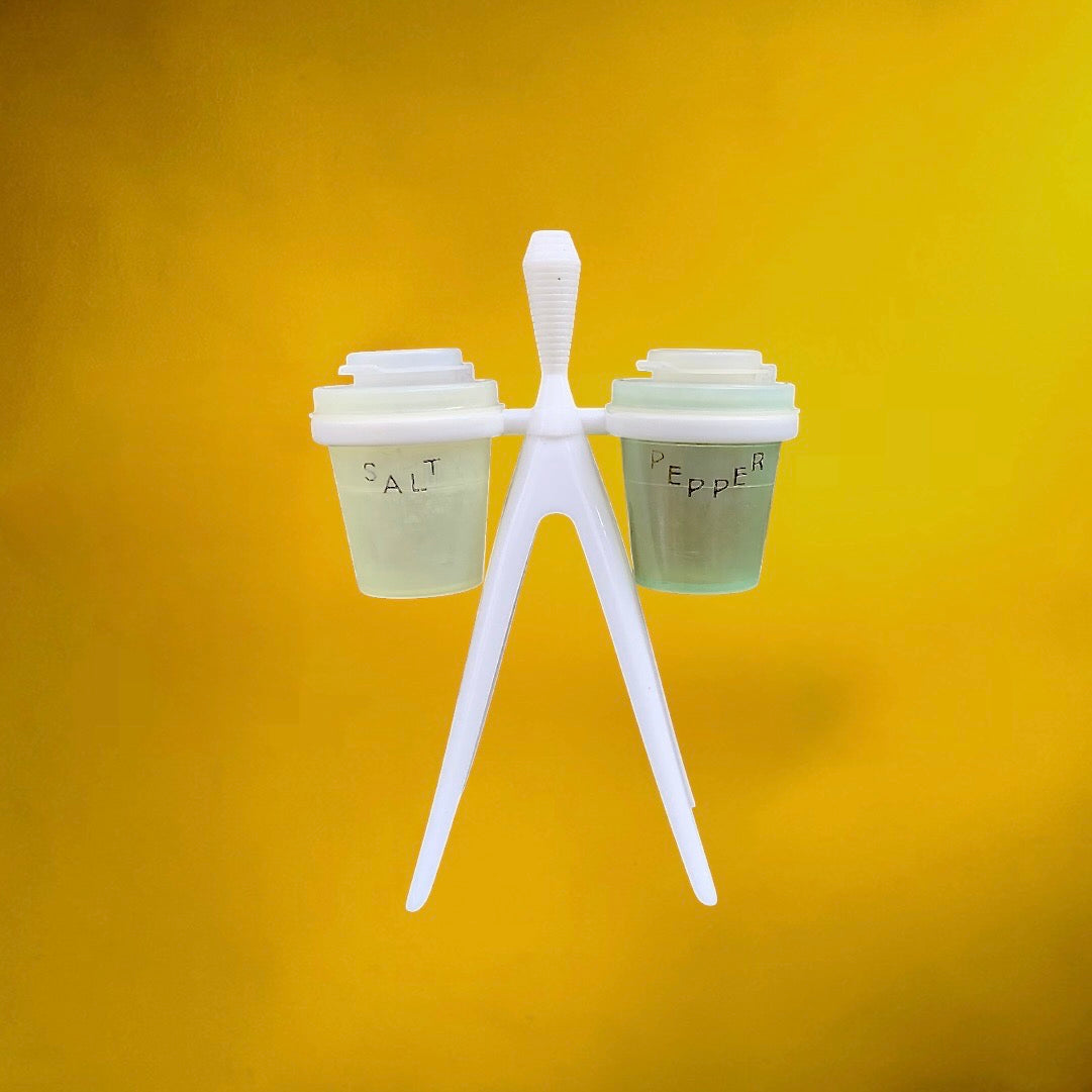 tupperware-saliere-poivriere-style-atomique-support-blanc-annees70
