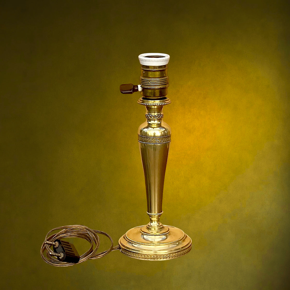 Lampe de Table en Laiton Massif avec Abat-Jour Effet Parchemin – Années 50-60
