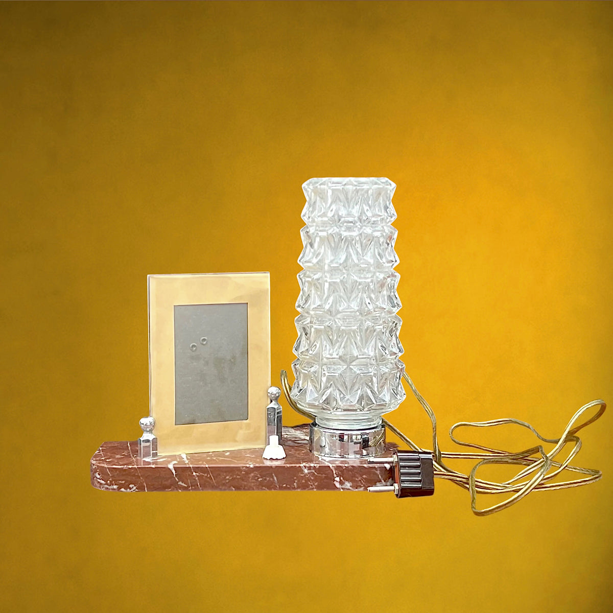 Lampe de Chevet Porte-Photo en Marbre Rouge et Verre Moulé – Années 50-60
