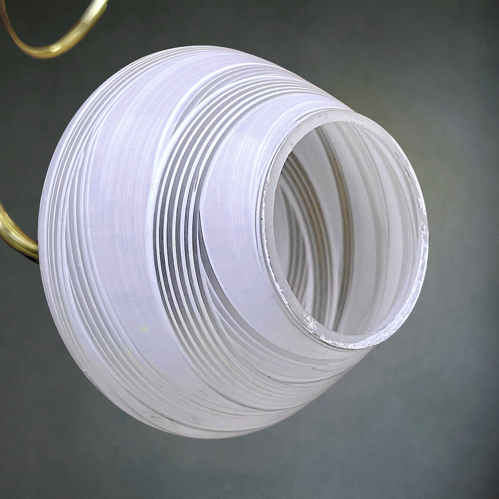 Lustre 3 Feux en Laiton  et Verre Opalin Strié – Années 50-60