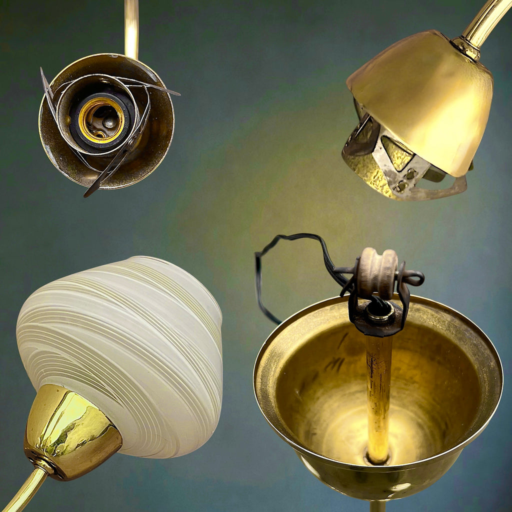 Lustre 3 Feux en Laiton  et Verre Opalin Strié – Années 50-60