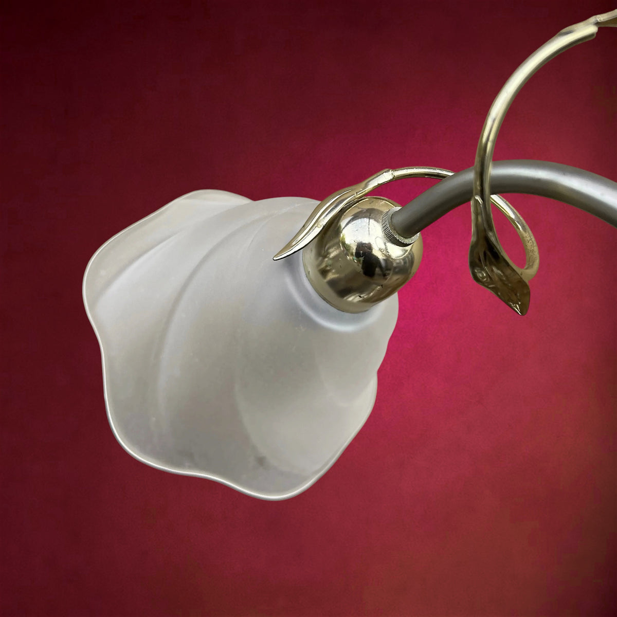 Lampe de Table Massive Belgium à Col de Cygne en Métal et Verre Dépoli – Années 90