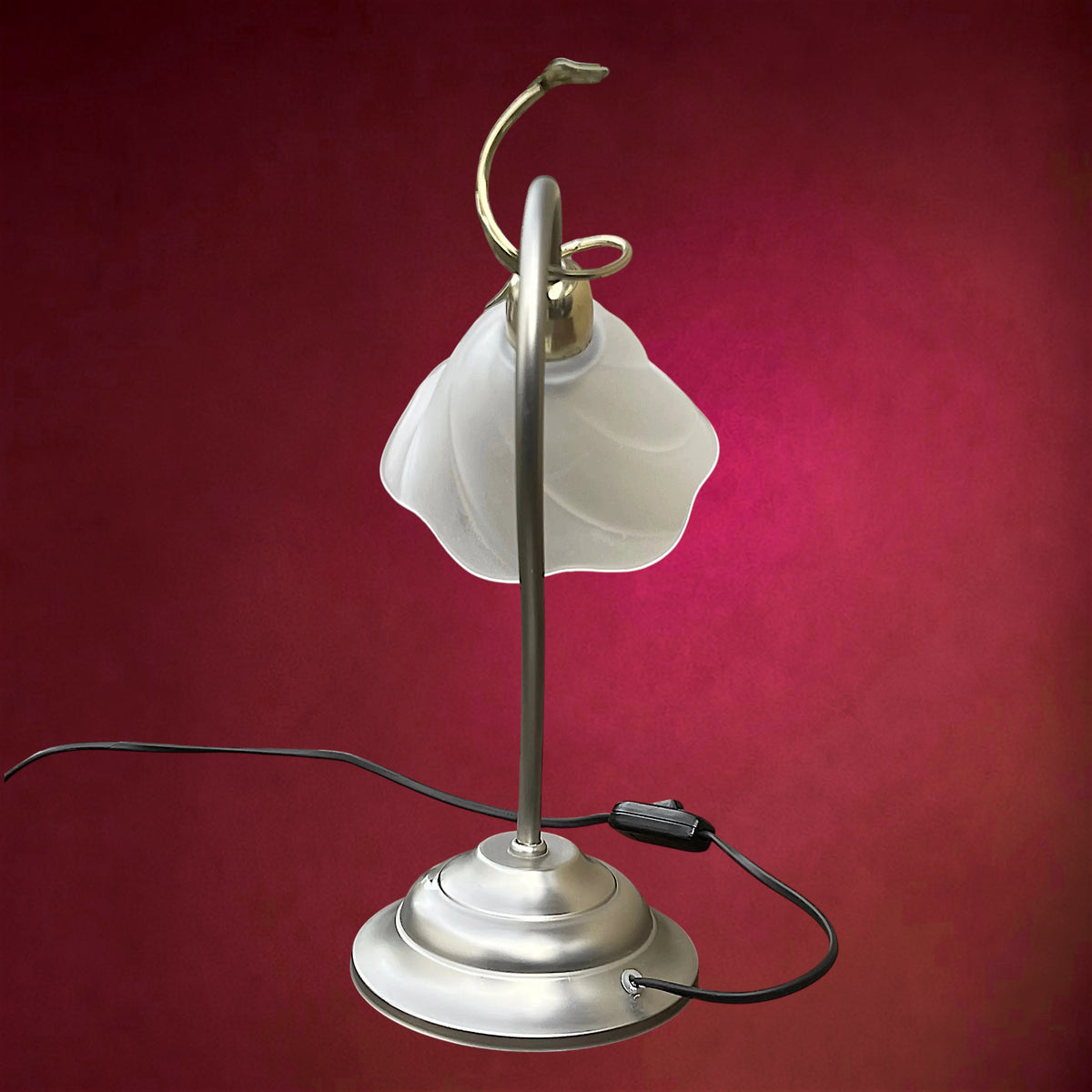 Lampe de Table Massive Belgium à Col de Cygne en Métal et Verre Dépoli – Années 90