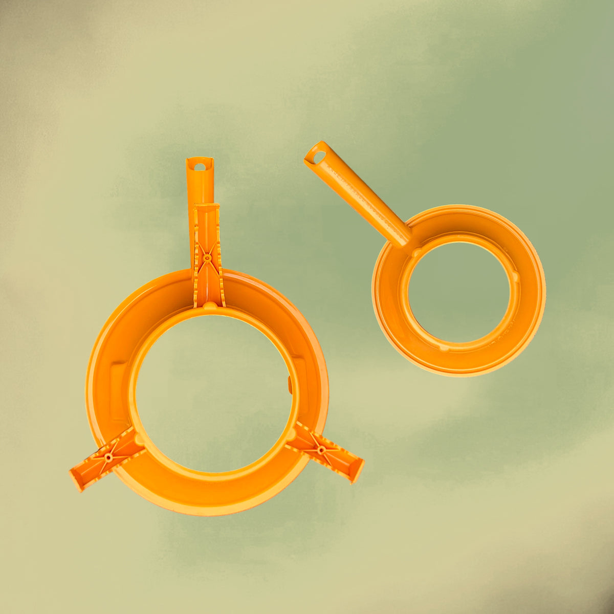 Lot de 2 Moulins à Légumes Moulinex en Plastique Orange et Acier Inoxydable – Mouli Baby et N°2 – Années 70