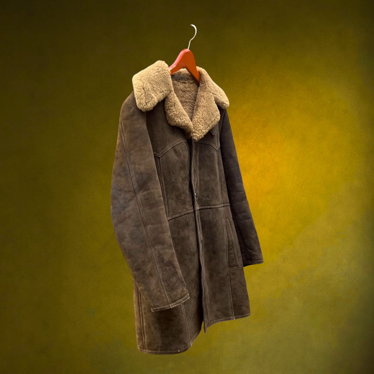 Veste Trois-Quarts Homme en Peau de Mouton Retournée Marron – Années 70