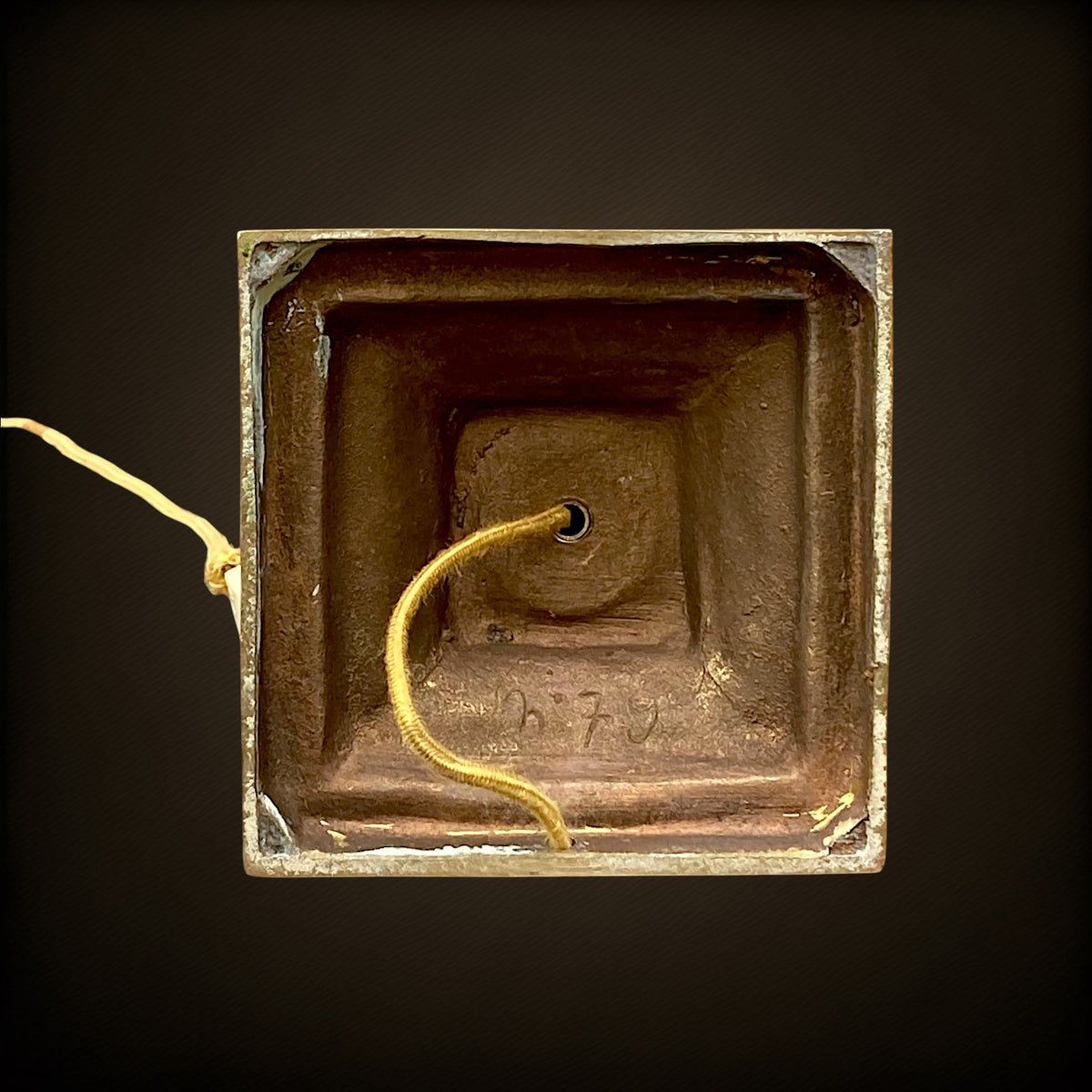 Pied de Lampe Néoclassique à Colonne Cannelée en Laiton Massif Poli – Années 60-70