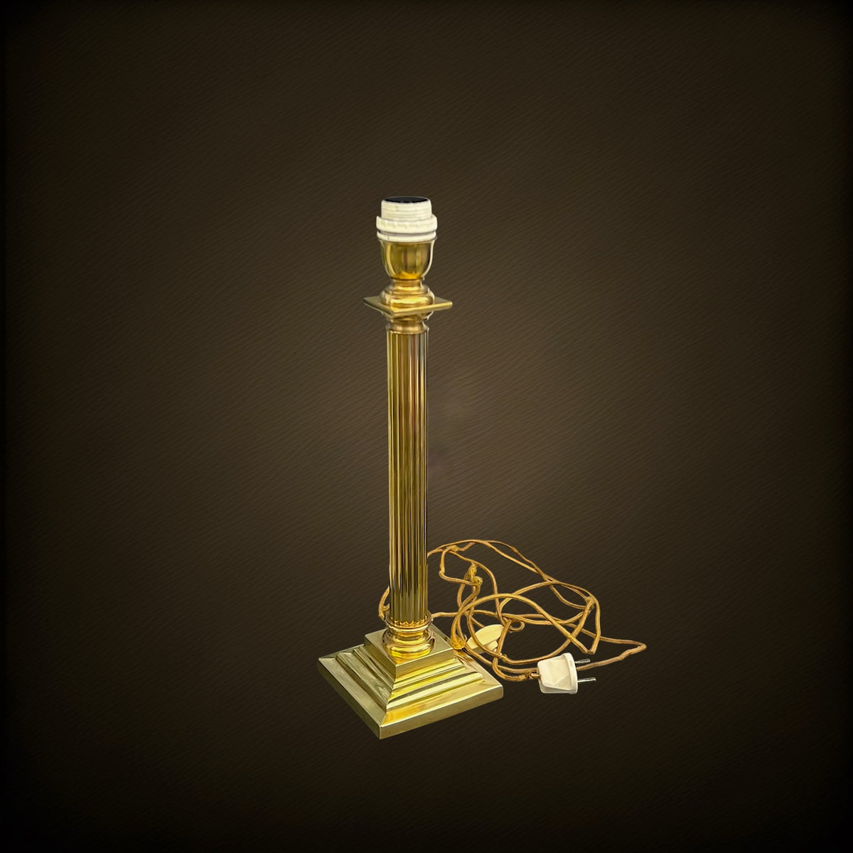 Pied de Lampe Colonne Cannelée en Laiton Massif – Années 60-70